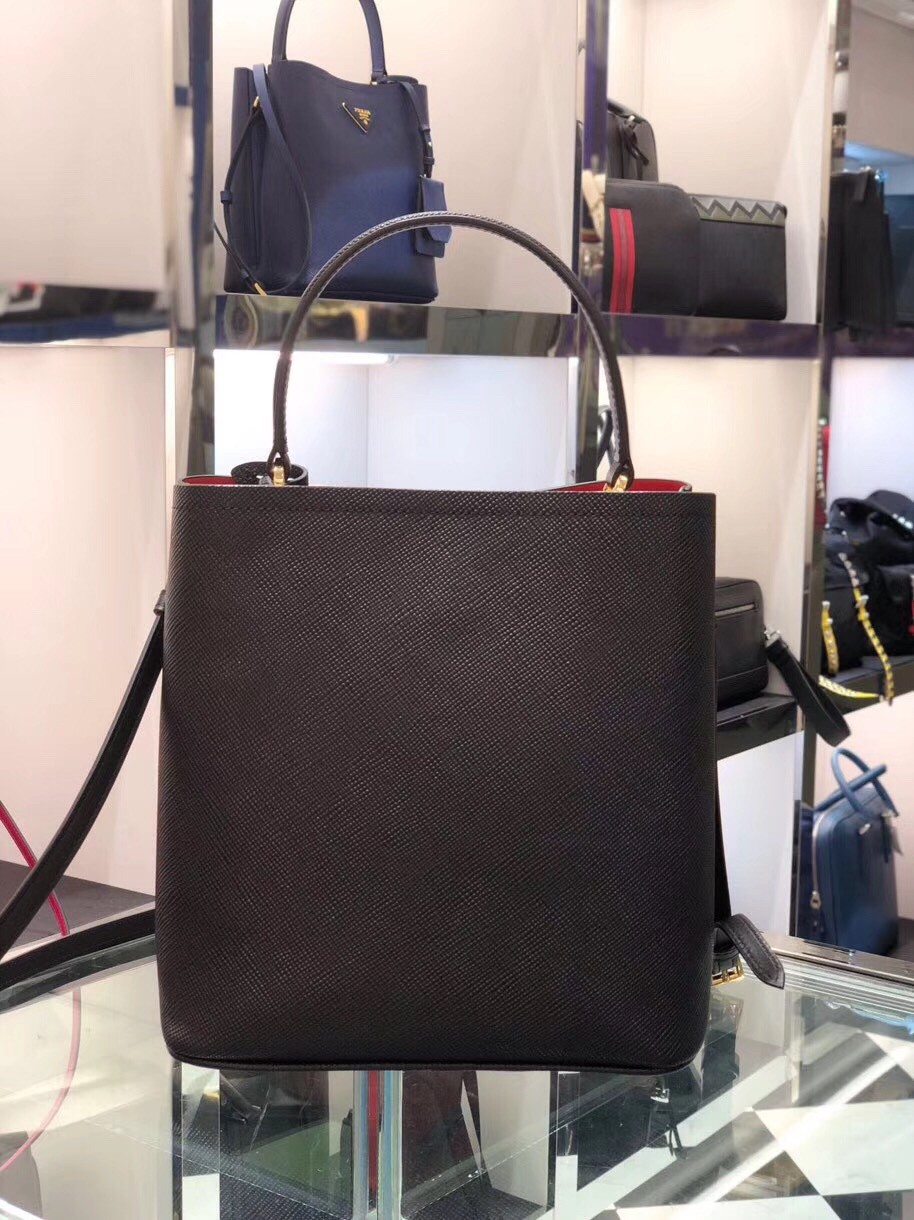 pra*a black saffiano N0*H south double medium bag