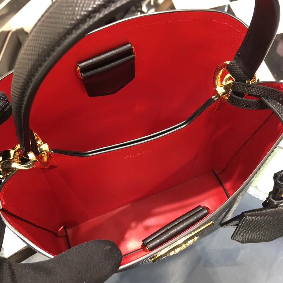pra*a black saffiano N0*H south double medium bag