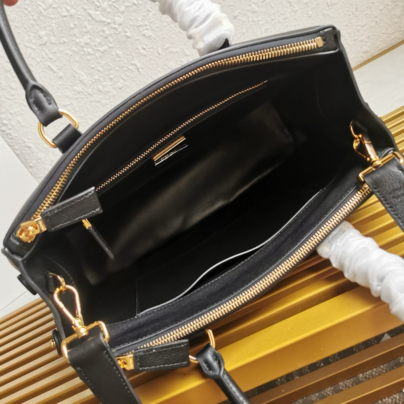 Pra*a galleria large tote bag in black calfskin