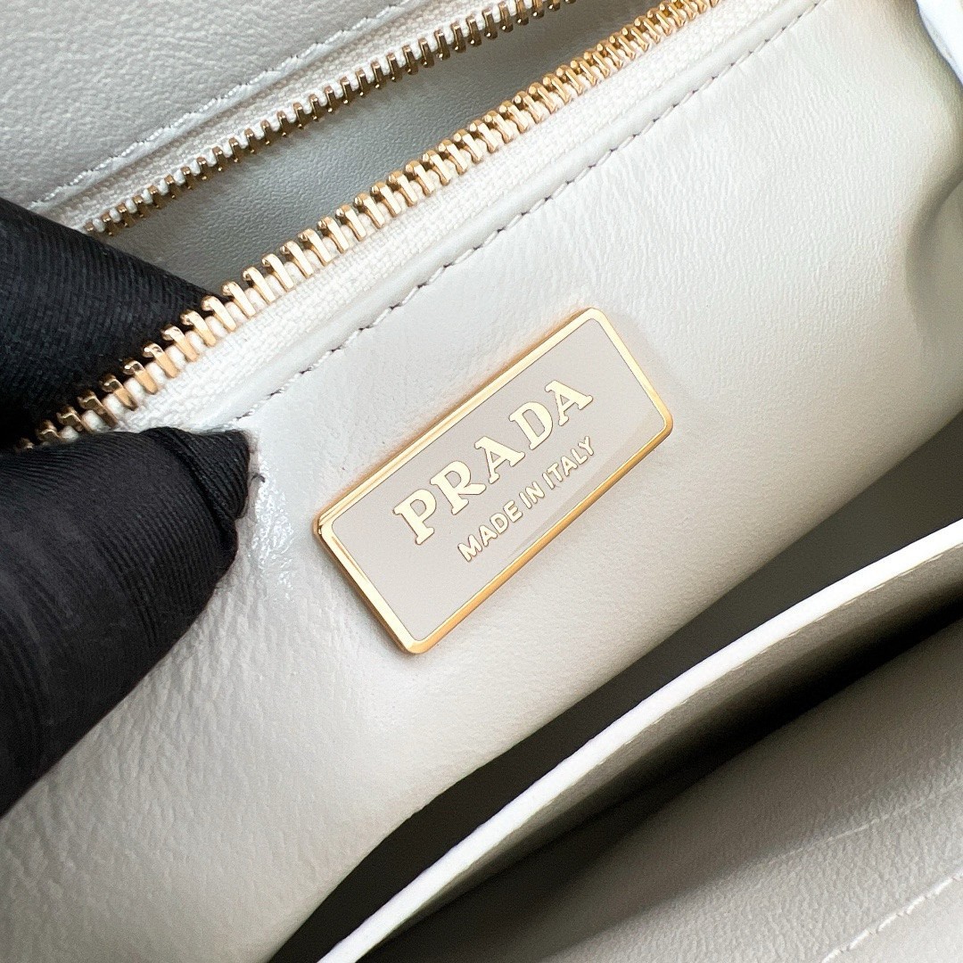 Pra*a galleria large tote bag in white calfskin