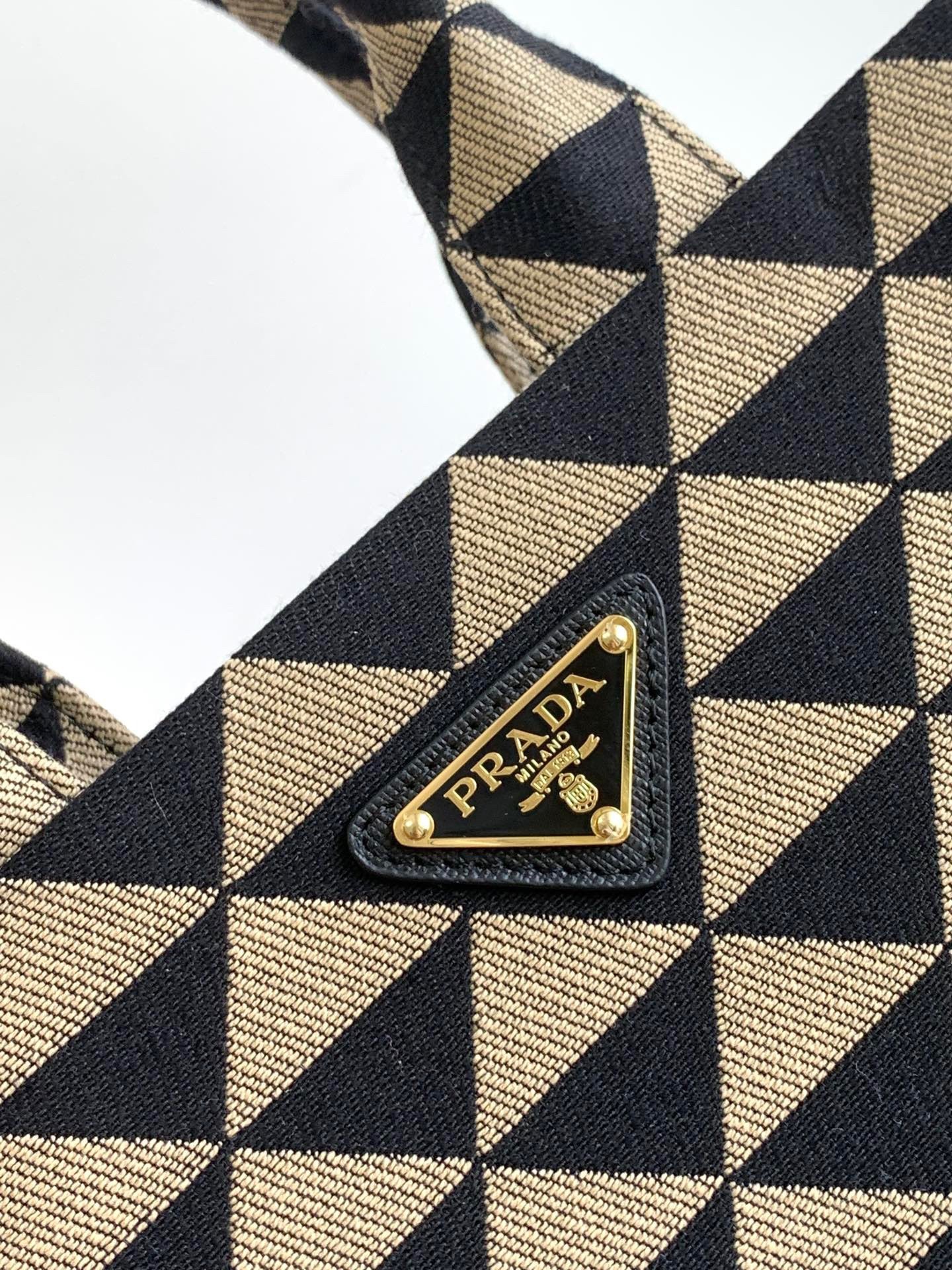 Pra*a symbole small bag in black/beige jjacquard fabric