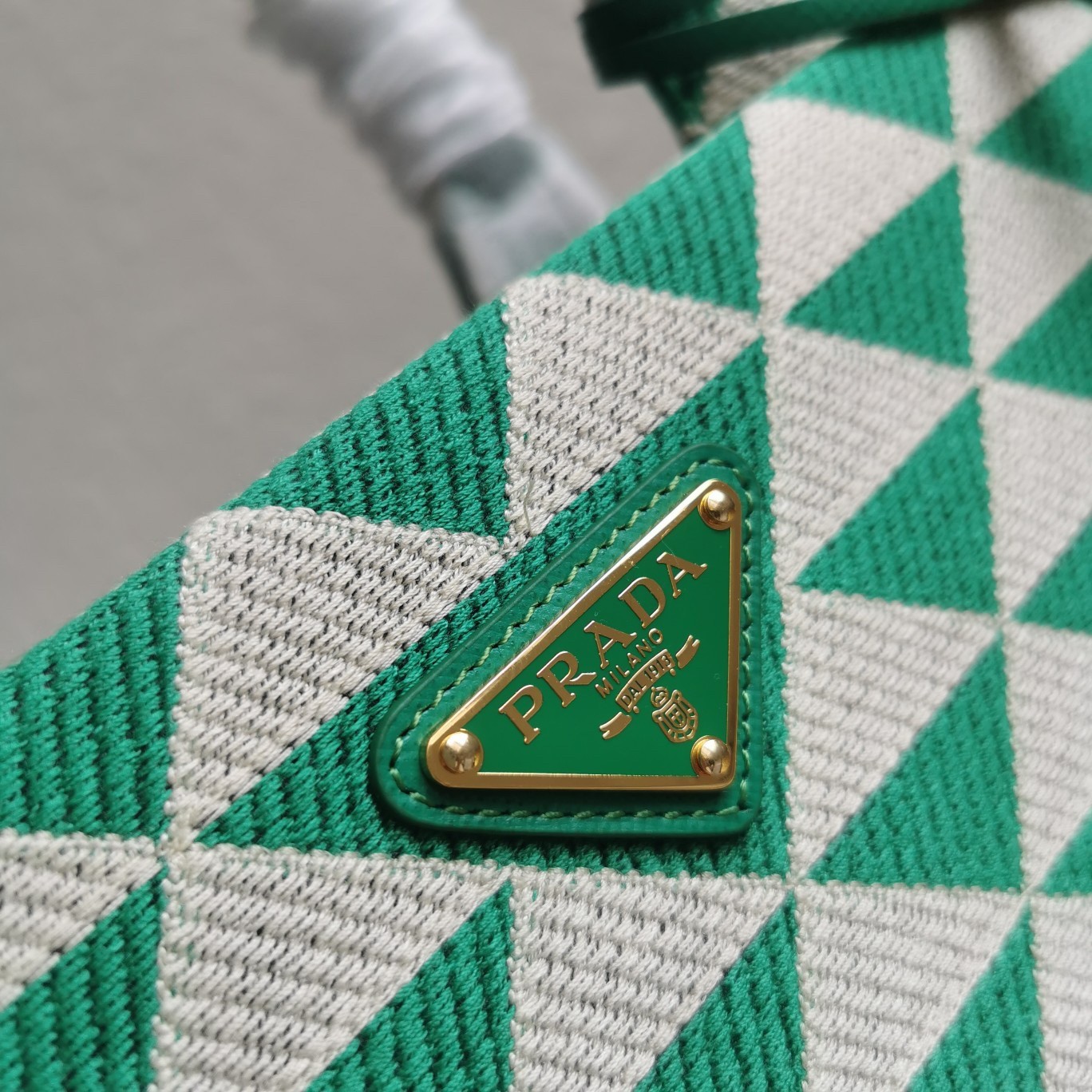Pra*a symbole large bag in green and white jacquard fabric