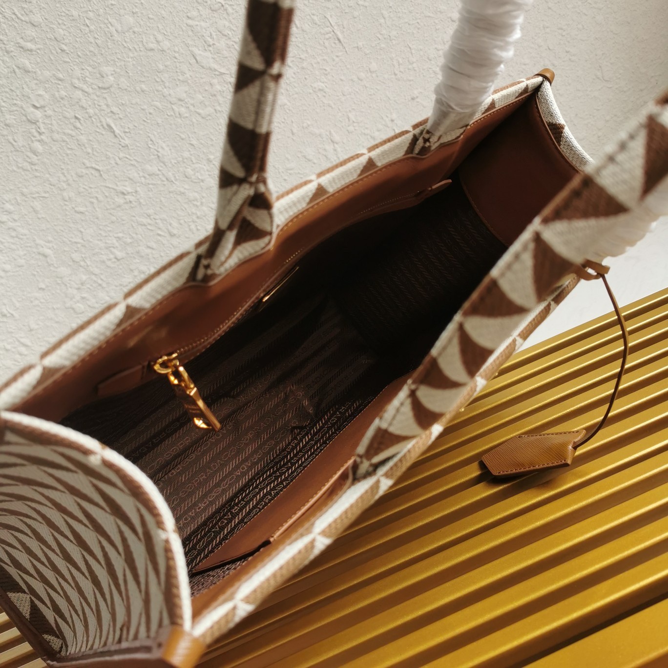 Pra*a symbole large bag in white/brown jjacquard fabric