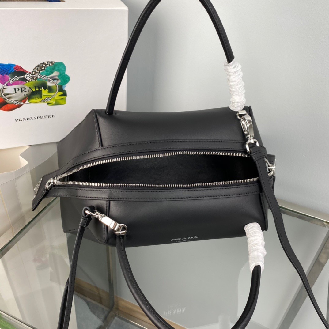 pra*a S*pernova medium handbag in black leather