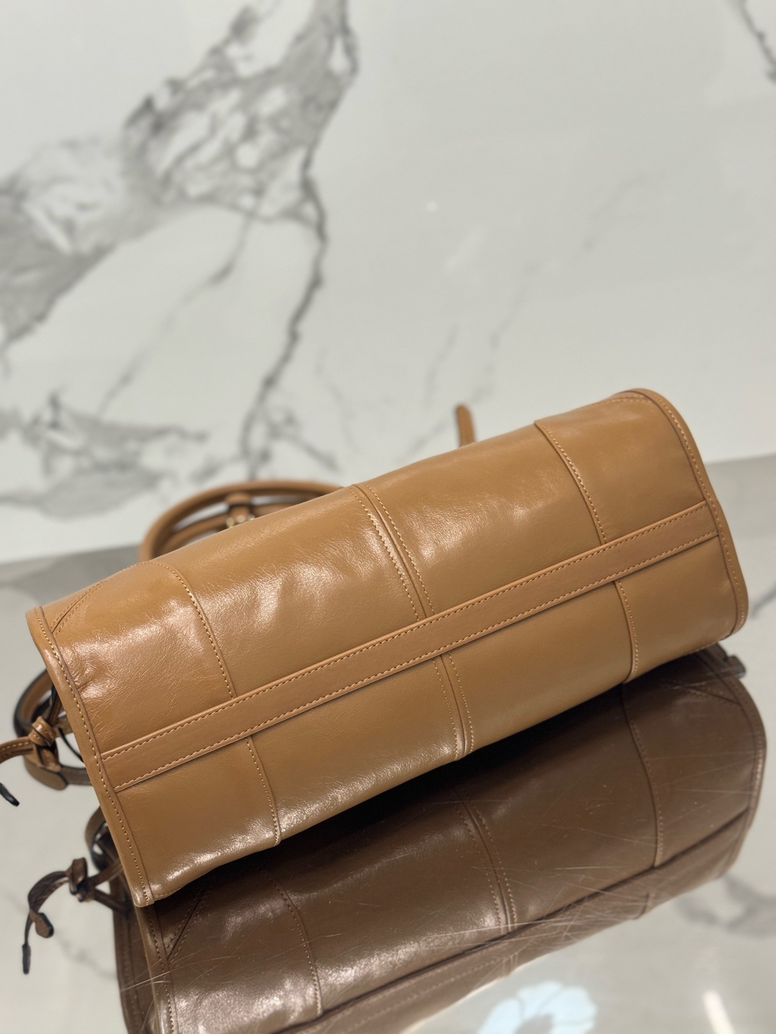 Pra*a medium tote bag in brown soft leather