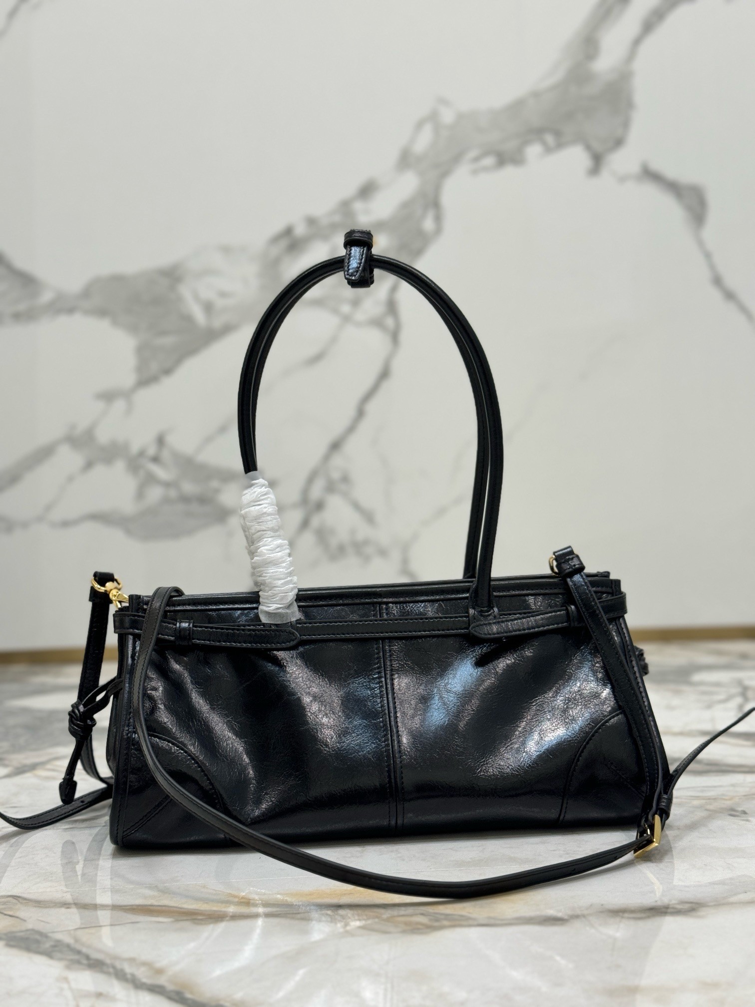 Pra*a medium tote bag in black soft leather