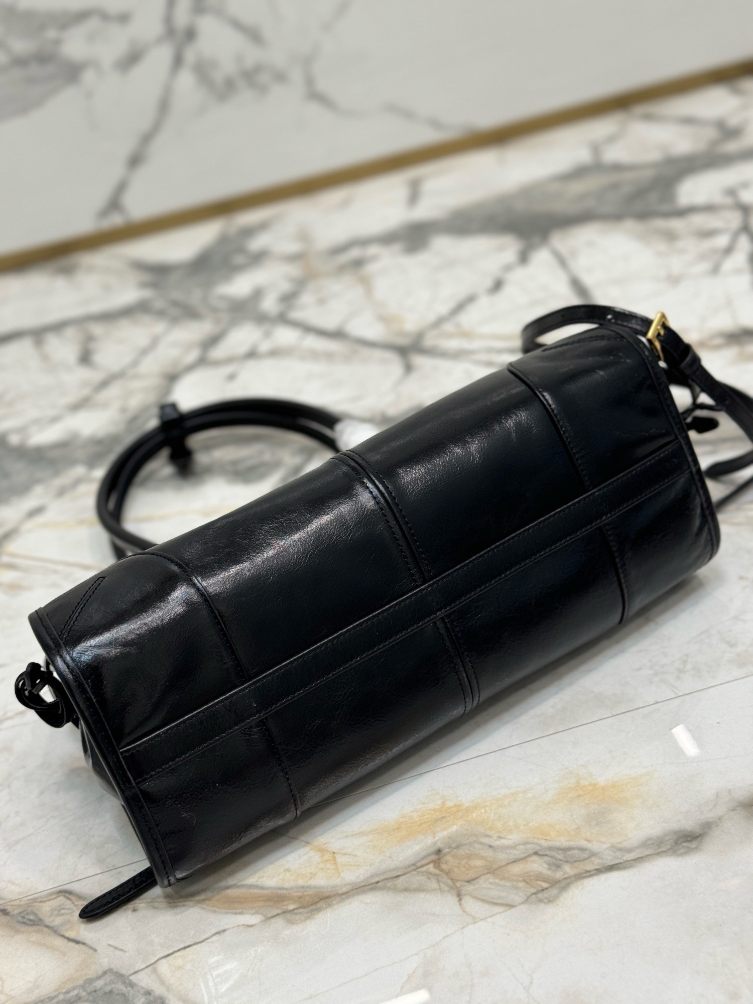 Pra*a medium tote bag in black soft leather
