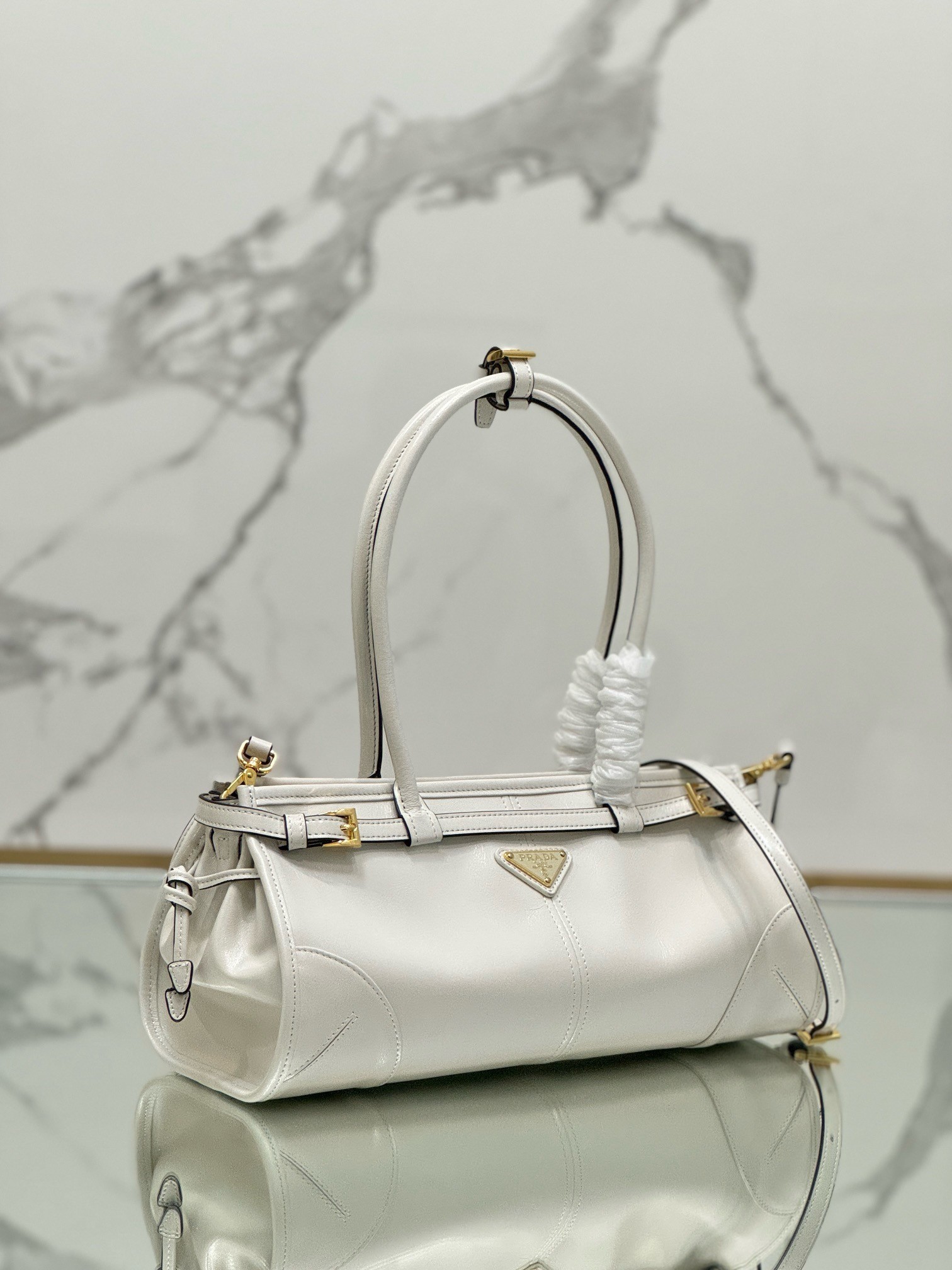 Pra*a medium tote bag in ivory soft leather