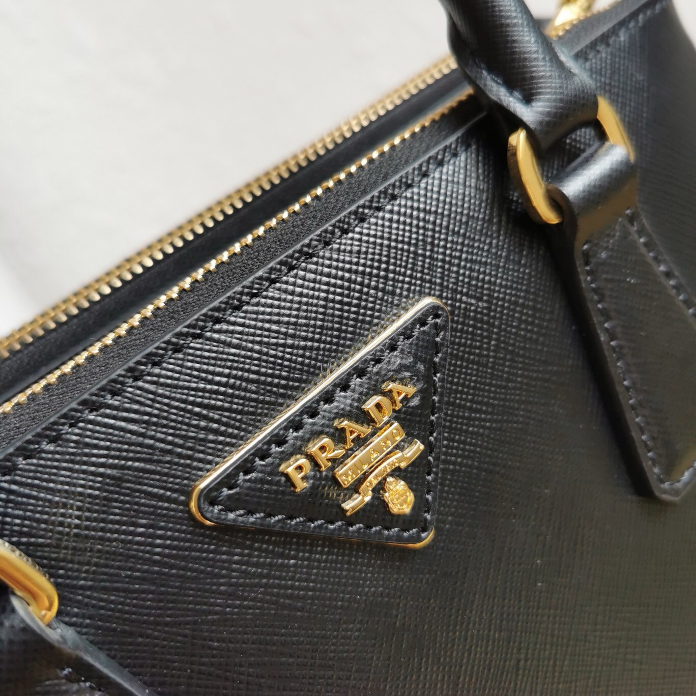 Pra*a galleria small bag in black saffiano leather
