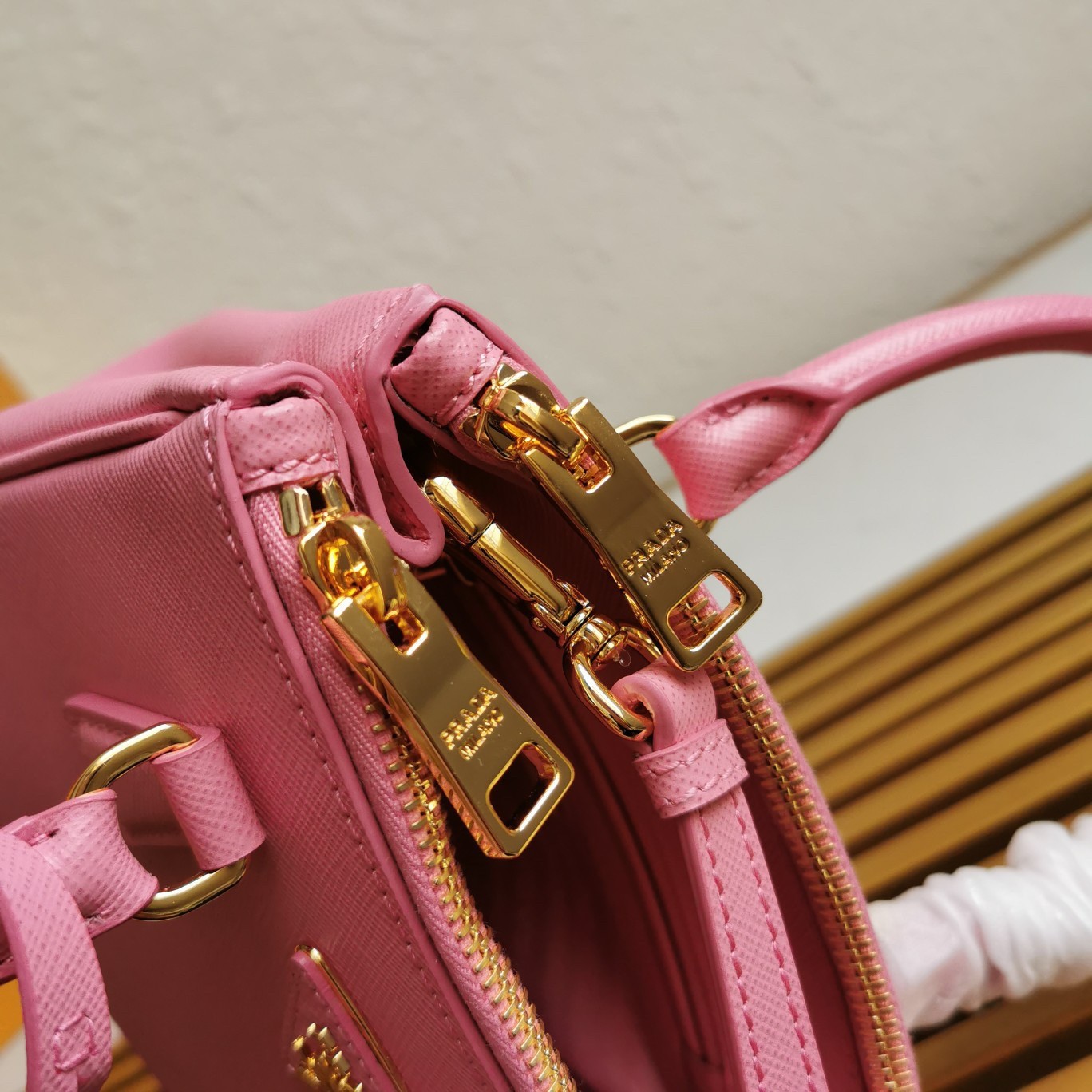 Pra*a mini galleria bag in pink saffiano leather