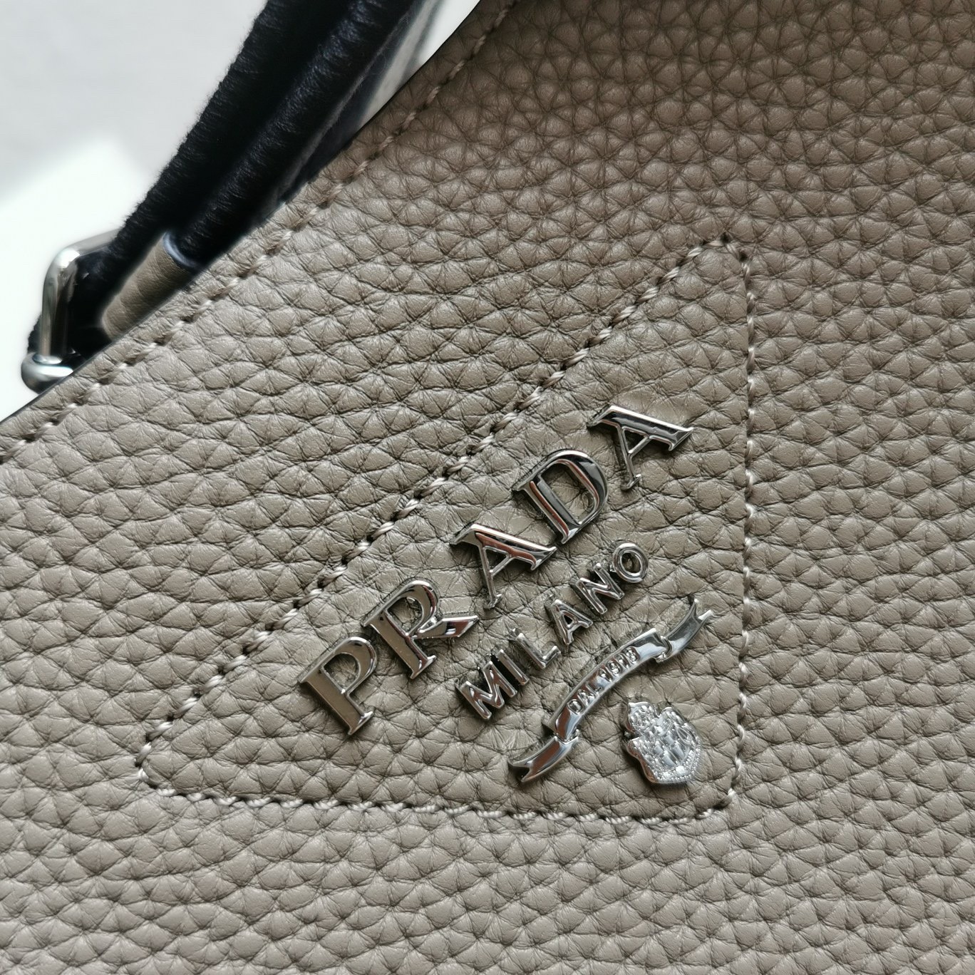 Pra*a hobo bag in grey grained leather