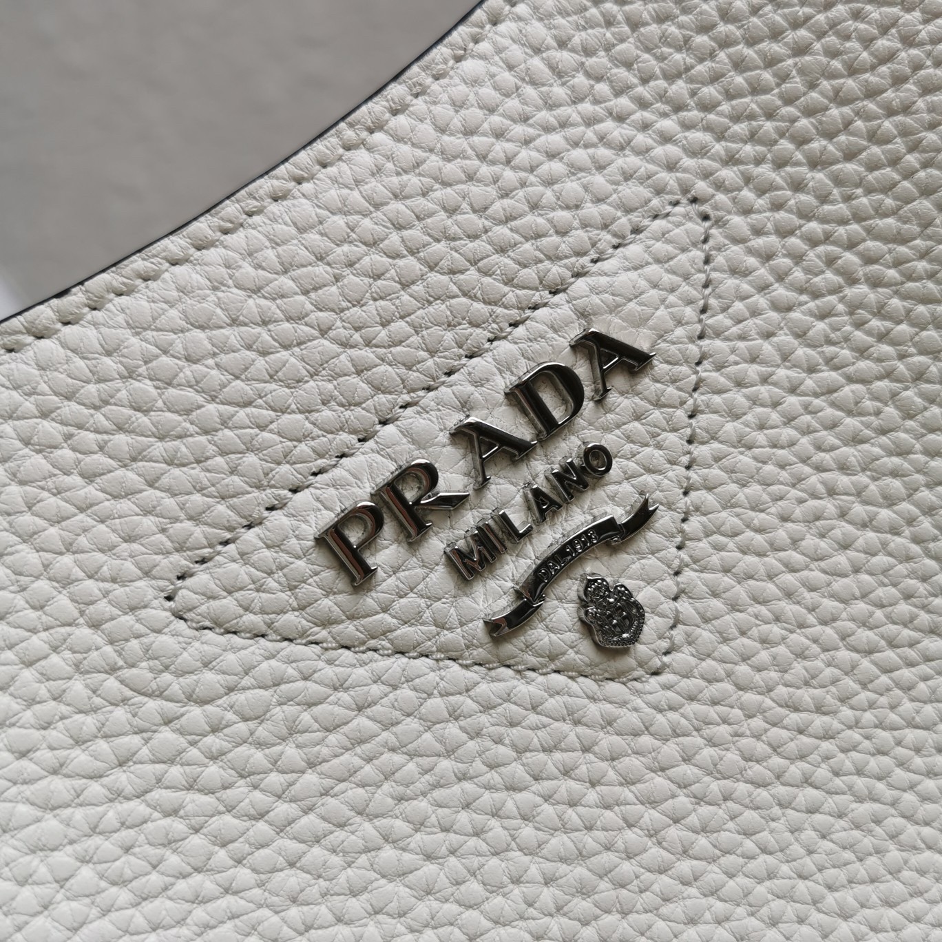 Pra*a hobo bag in white grained leather