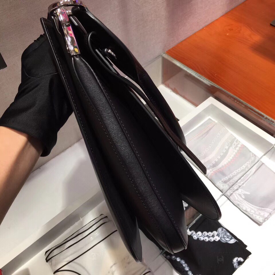 Pra*a margit shoulder bag in black calfskin
