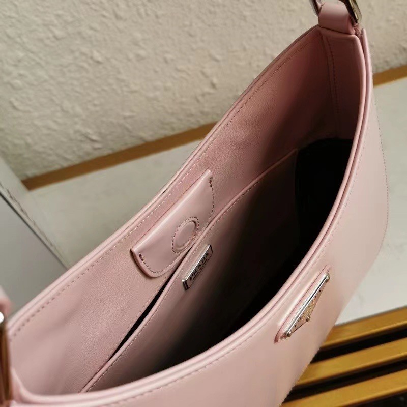 Pra*a cleo shoulder large bag in pink brushed leather