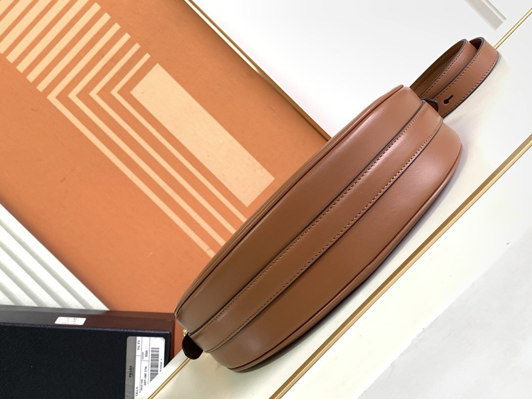 Pra*a arque shoulder bag in brown leather