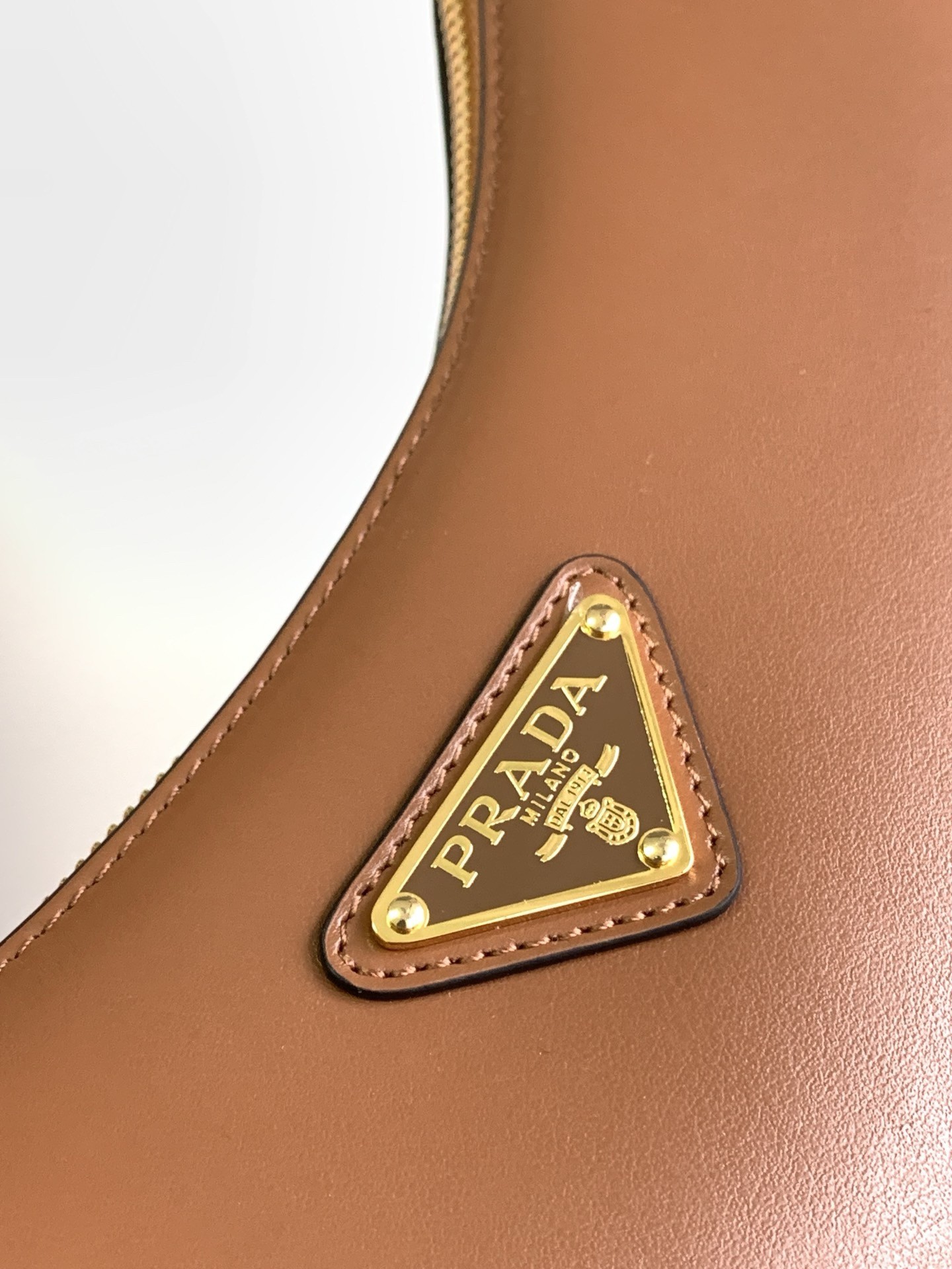Pra*a arque shoulder bag in brown leather