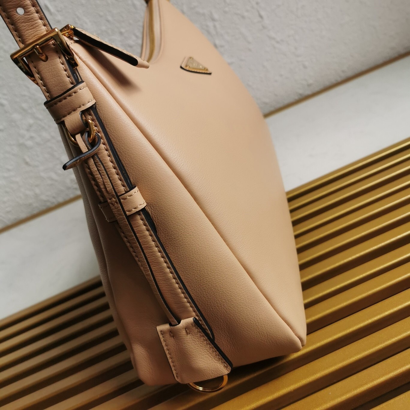 Pra*a aimee large shoulder bag in travertine leather