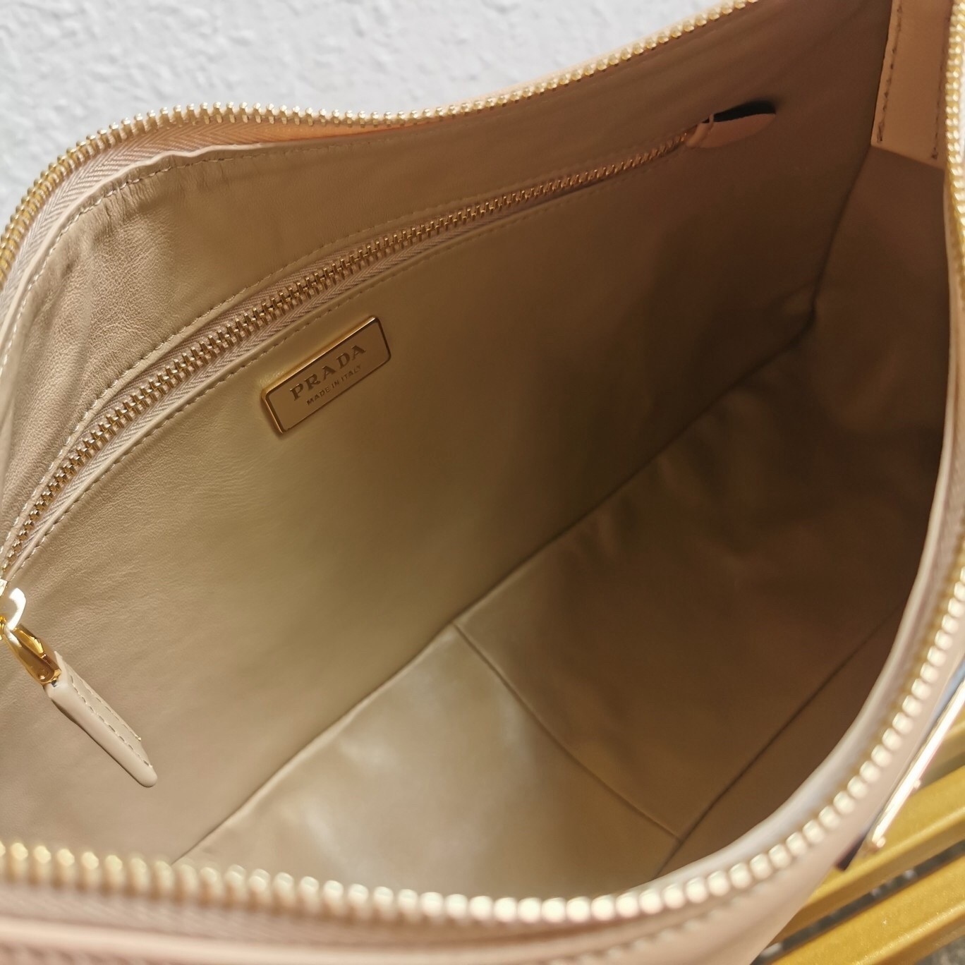 Pra*a aimee large shoulder bag in travertine leather