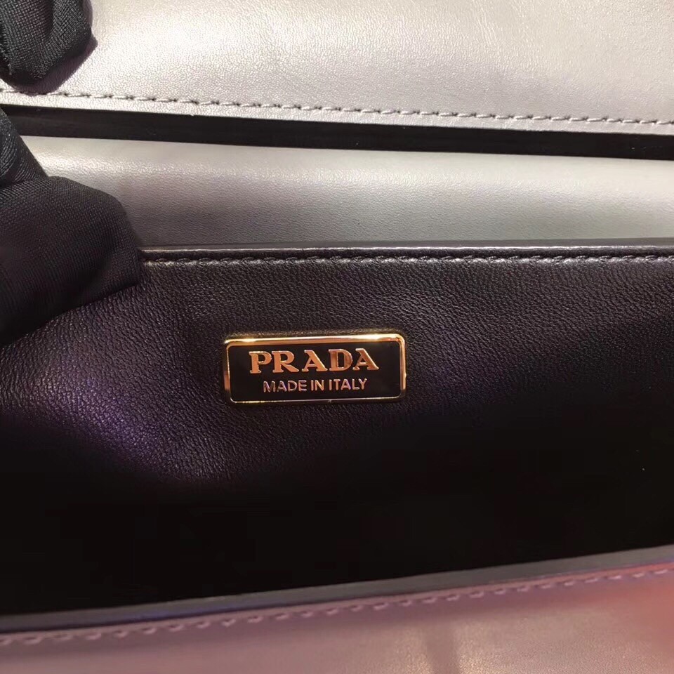 Pra*a cahier shoulder bag in grey/black leather