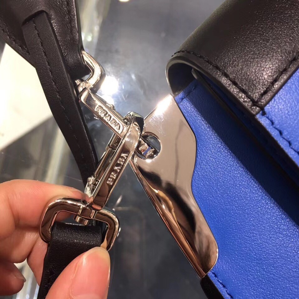 Pra*a sidonie shoulder bag in blue/black leather