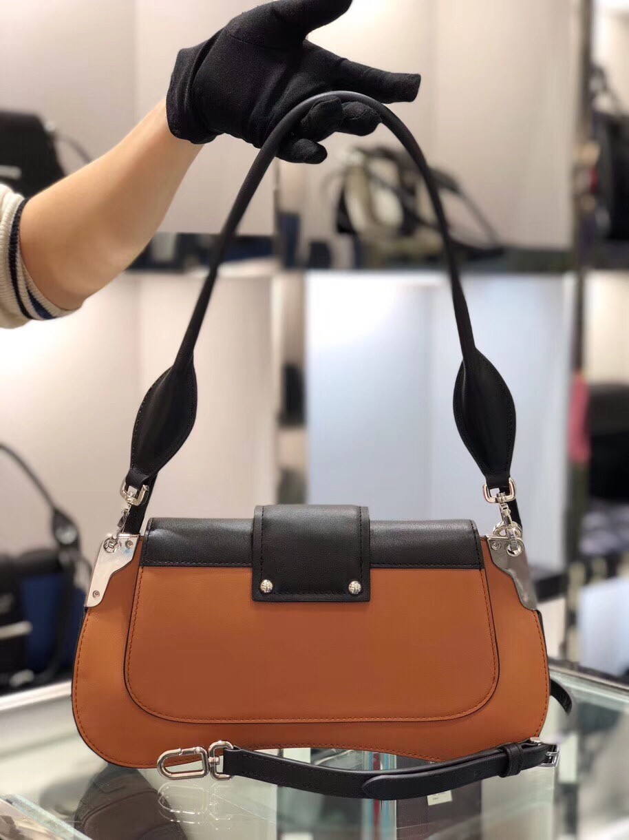 Pra*a sidonie shoulder bag in brown/black leather