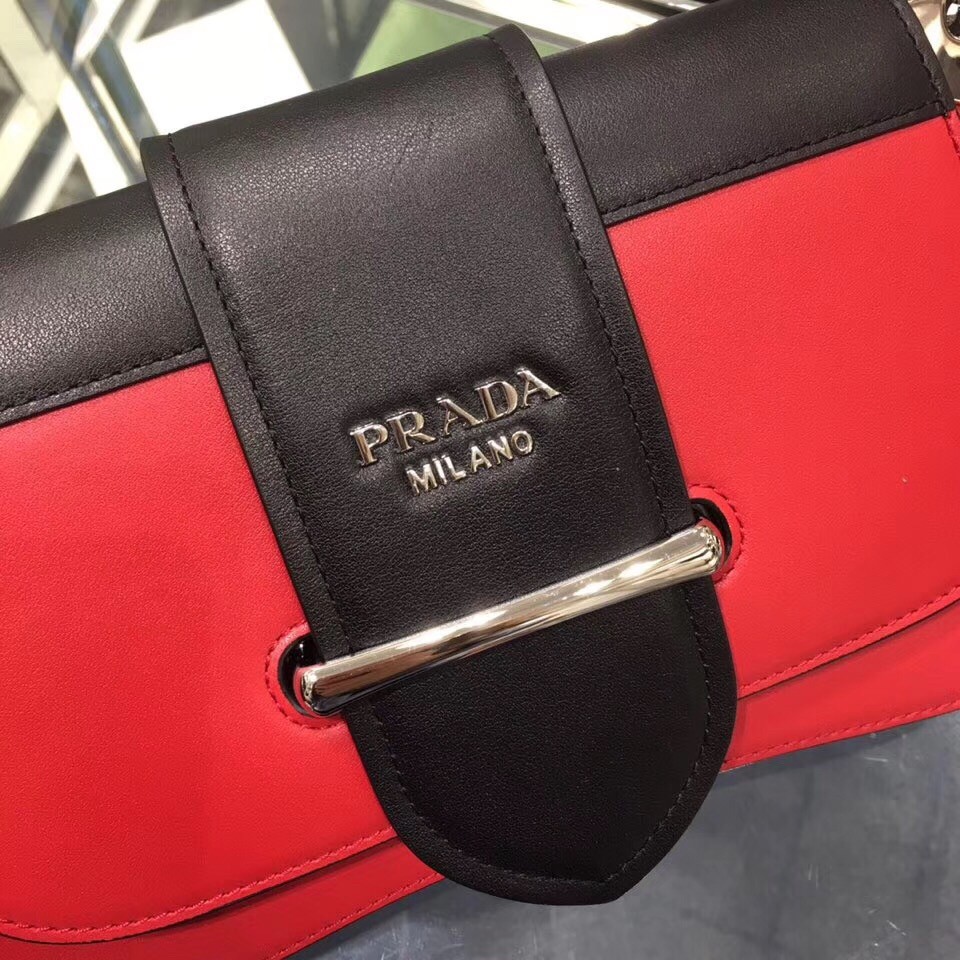 Pra*a sidonie shoulder bag in red/black leather