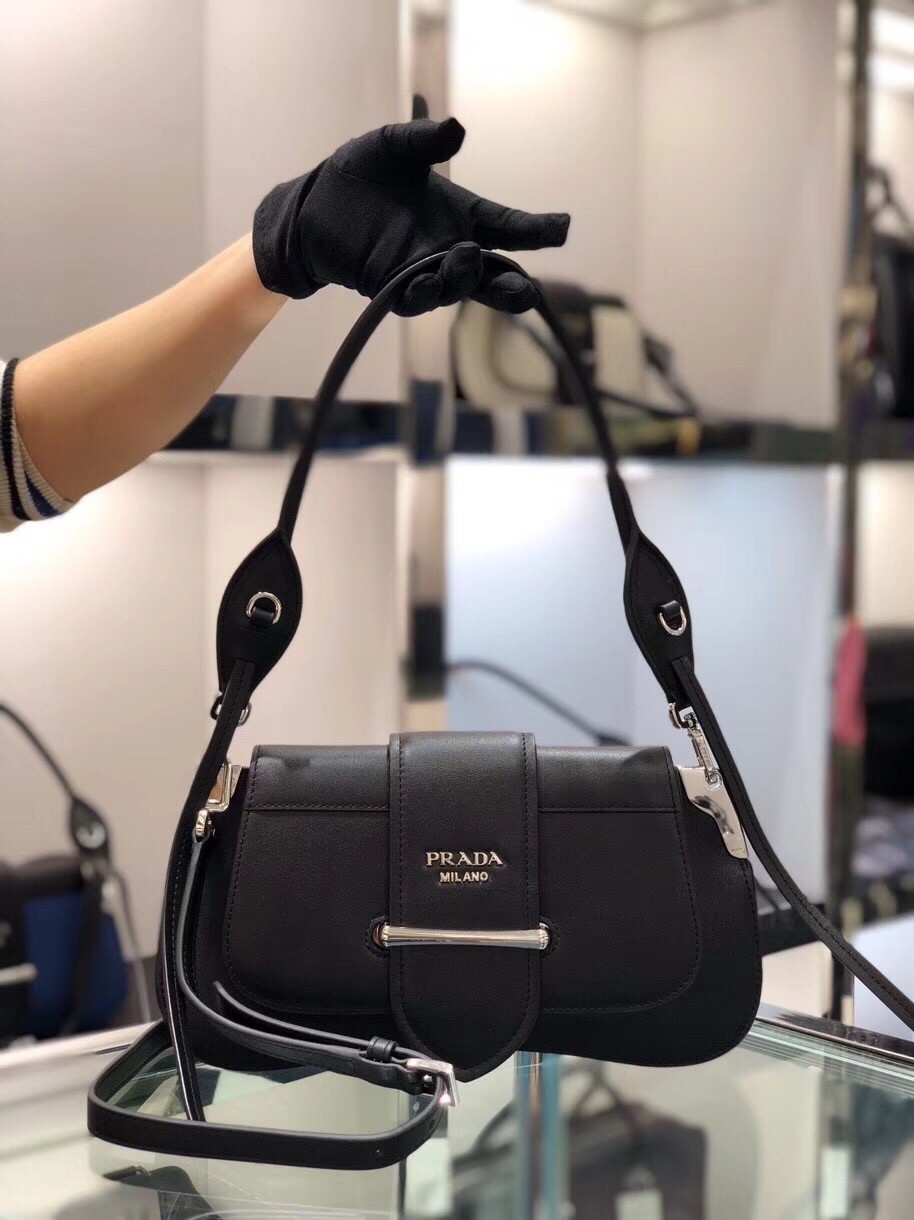 Pra*a sidonie black leather shoulder bag