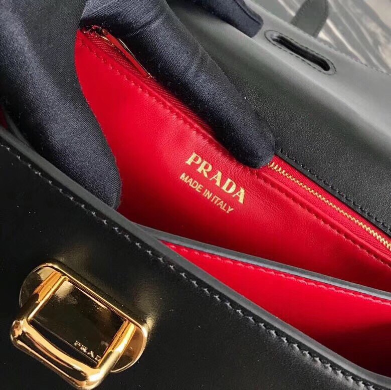 Pra*a belle shoulder bag in black calfskin