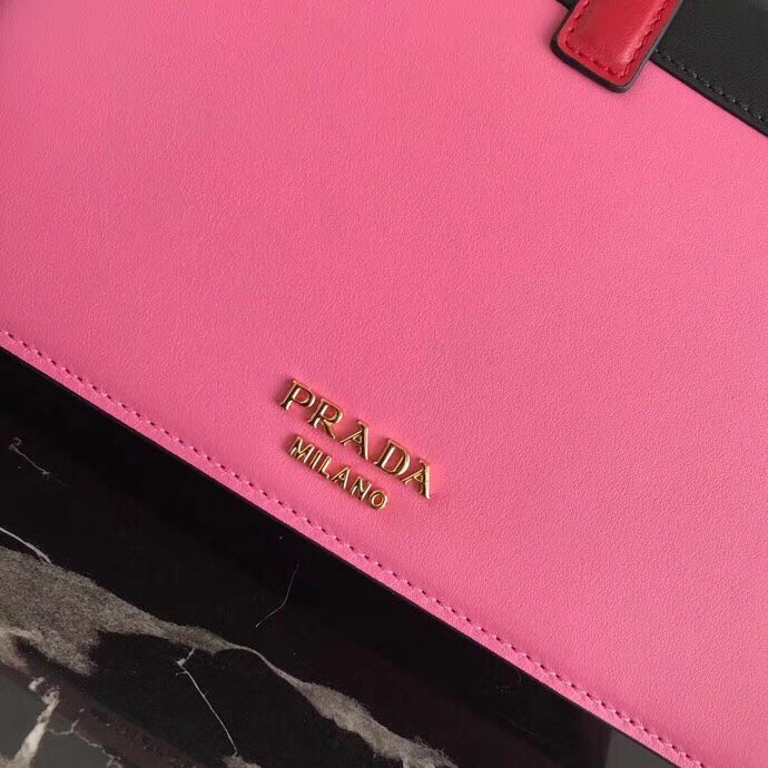 Pra*a belle shoulder bag in black/pink calfskin