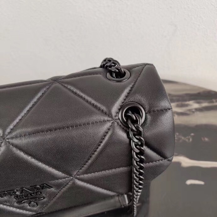 Pra*a spectrum large bag in black nappa leather