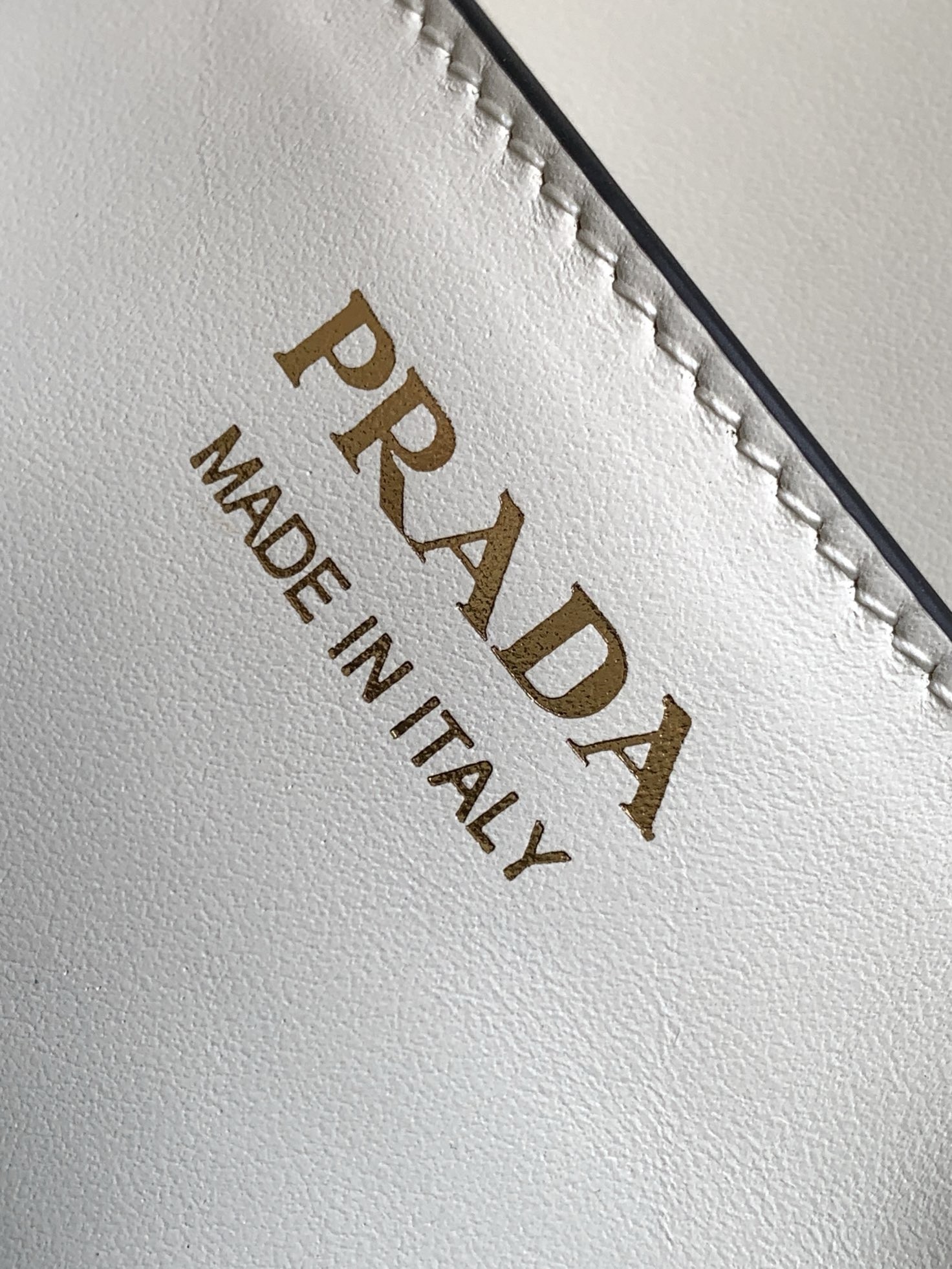 Pra*a shoulder bag in white smooth calfskin