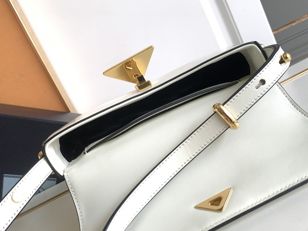 Pra*a shoulder bag in white smooth calfskin