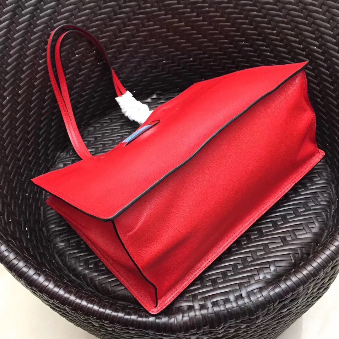 Pra*a etiquette tote bag in red calf leather