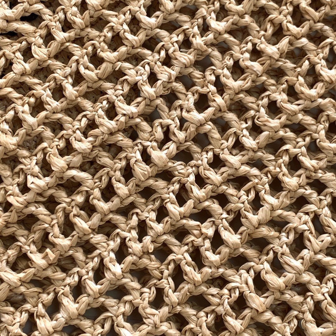 Pra*a small tote bag in beige woven raffia
