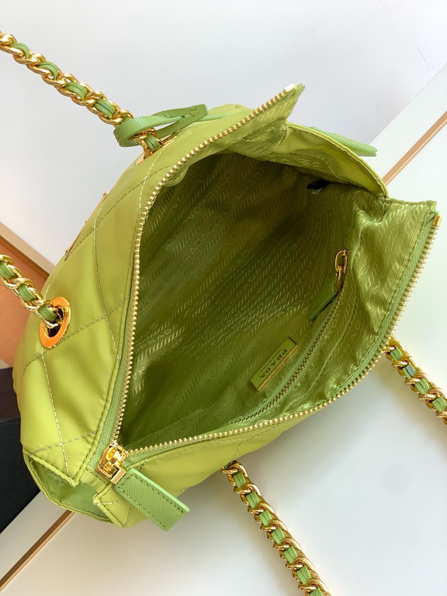Pra*a re-edition 1995 tote bag in lime green re-nylon
