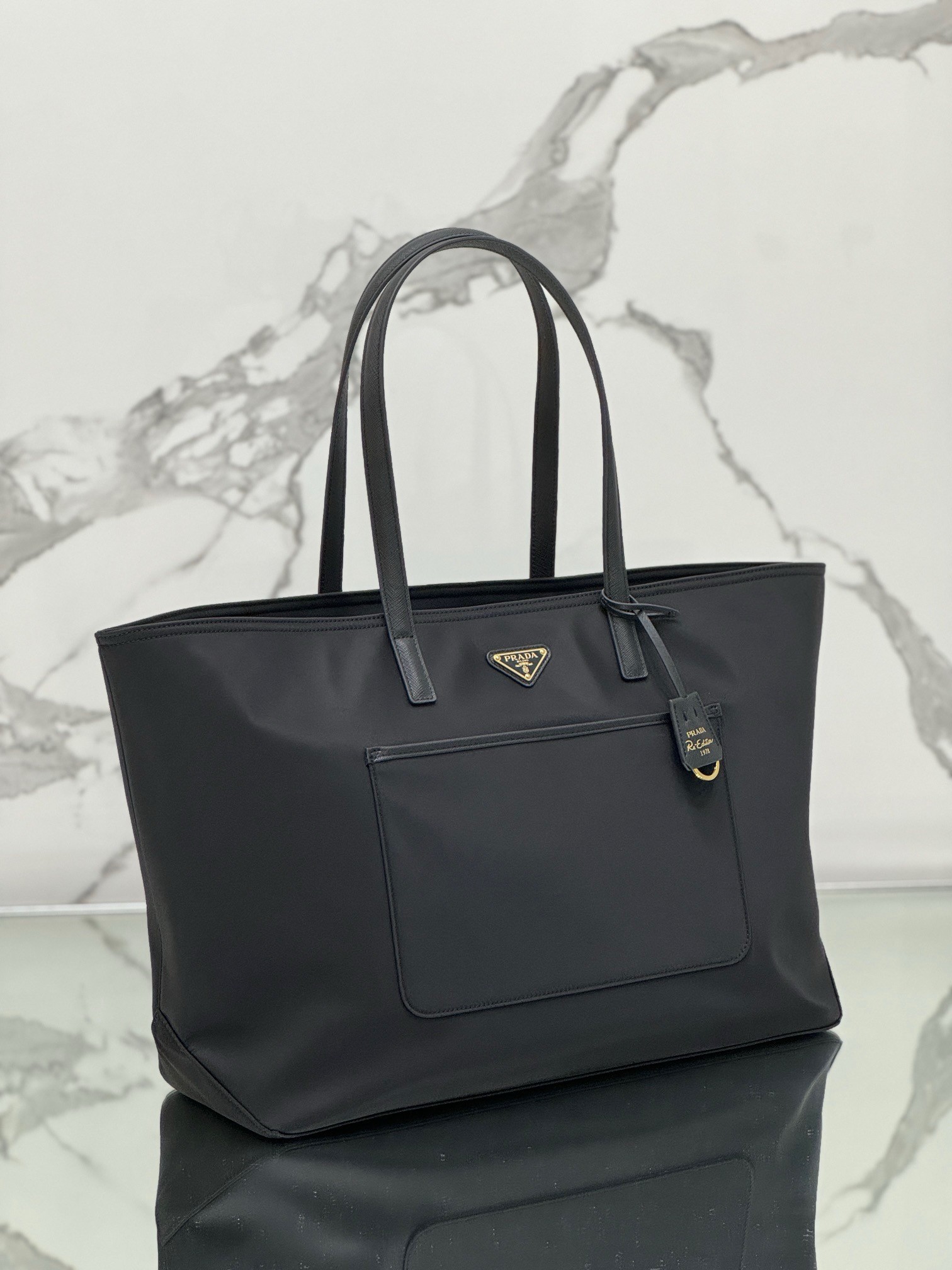 Pra*a re-edition 1978 large tote bag in black re-nylon