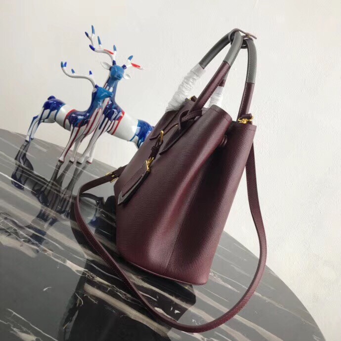 Pra*a bicolor double medium garnet saffiano bag