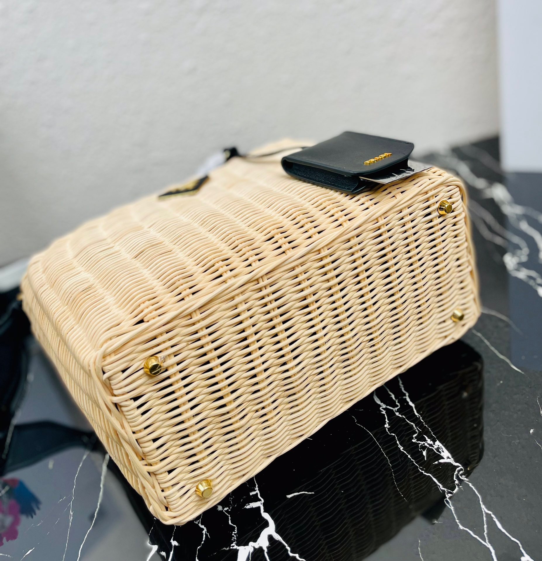 Pra*a tote bag in wicker and black canvas