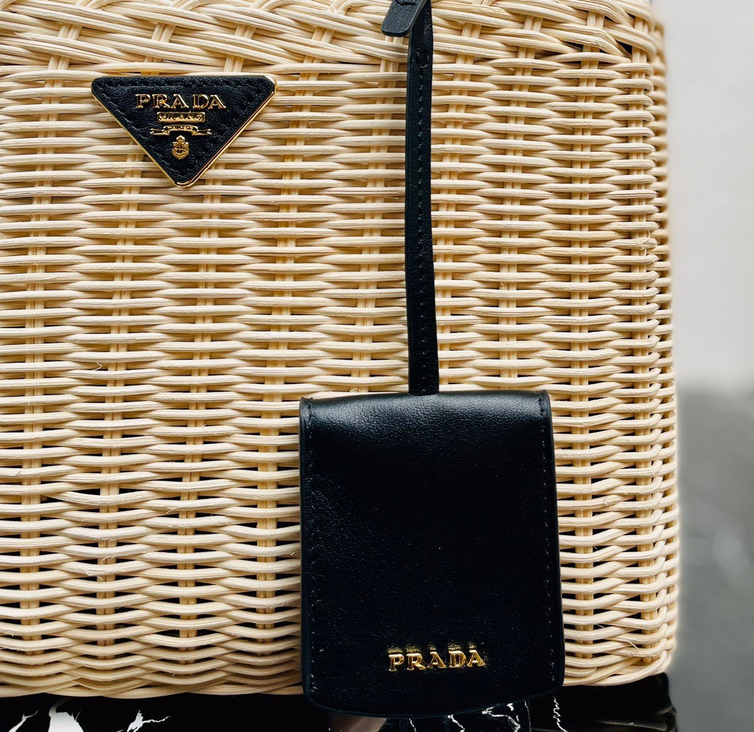 Pra*a tote bag in wicker and black canvas