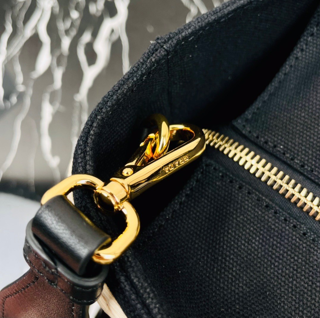 Pra*a tote bag in wicker and black canvas