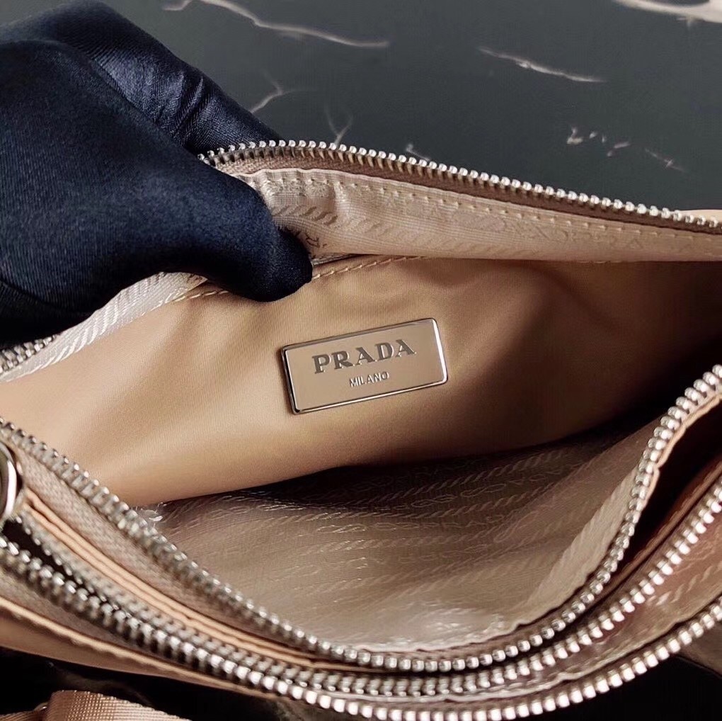 Pra*a beige nylon re-edition 2000 shoulder bag