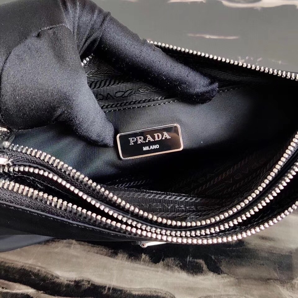Pra*a black nylon re-edition 2000 shoulder bag