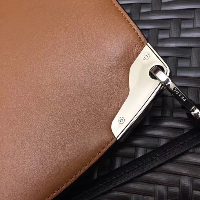 Pra*a brown sidonie leather shoulder bag