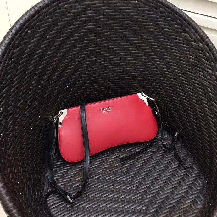 Pra*a red sidonie leather shoulder bag