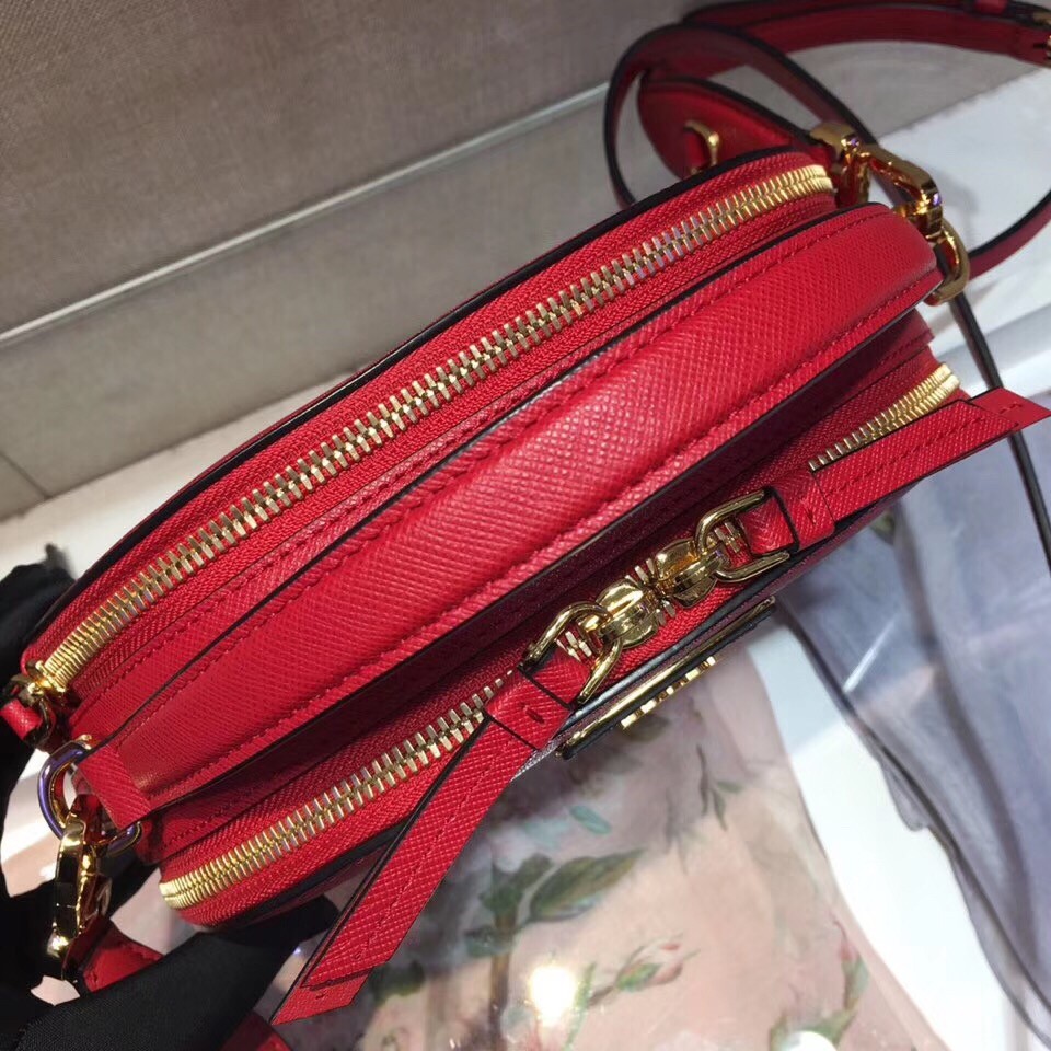 Pra*a odette red saffiano leather bag