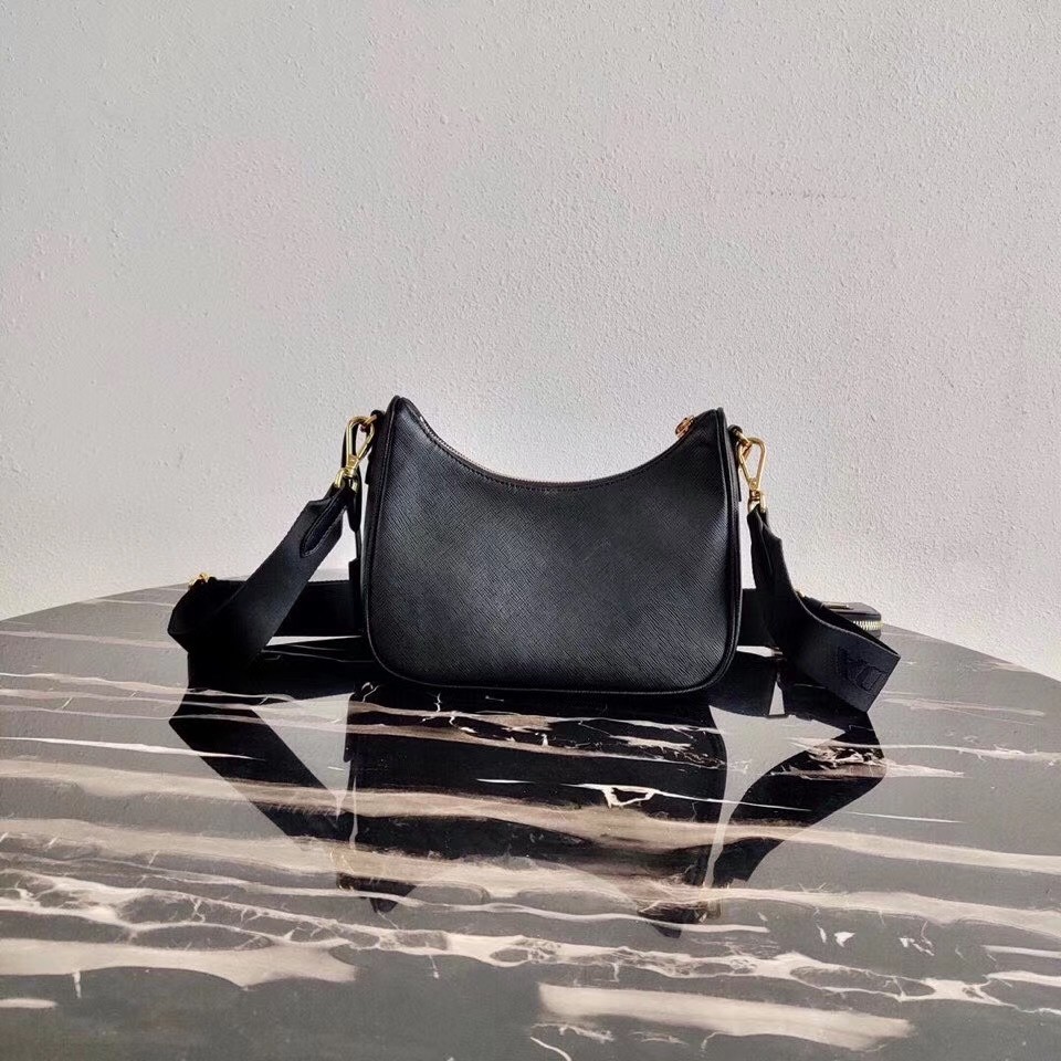 Pra*a re-edition 2005 shoulder bag in black saffiano leather