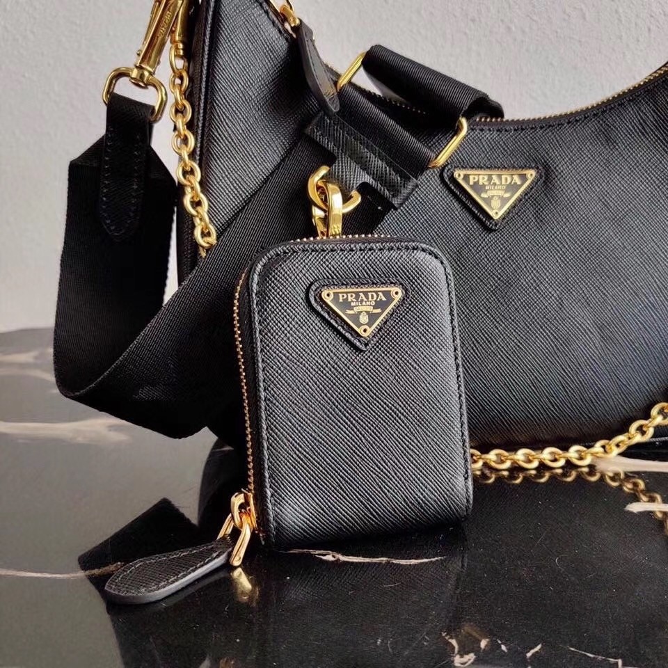 Pra*a re-edition 2005 shoulder bag in black saffiano leather