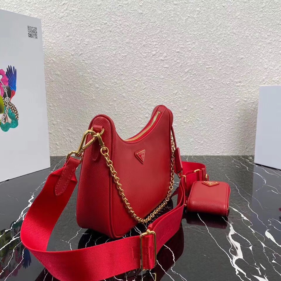 Pra*a re-edition 2005 shoulder bag in red saffiano leather