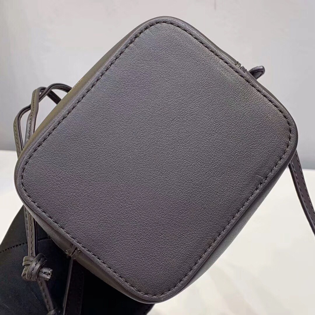 F**di mon tresor mini bucket bag in tech mesh