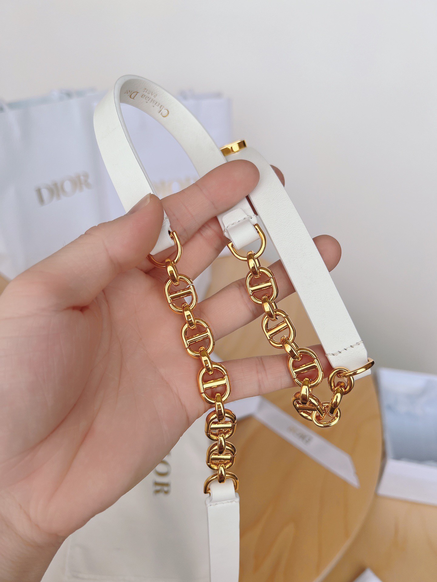 D*or caro 15mm belt in white calfskin and chain